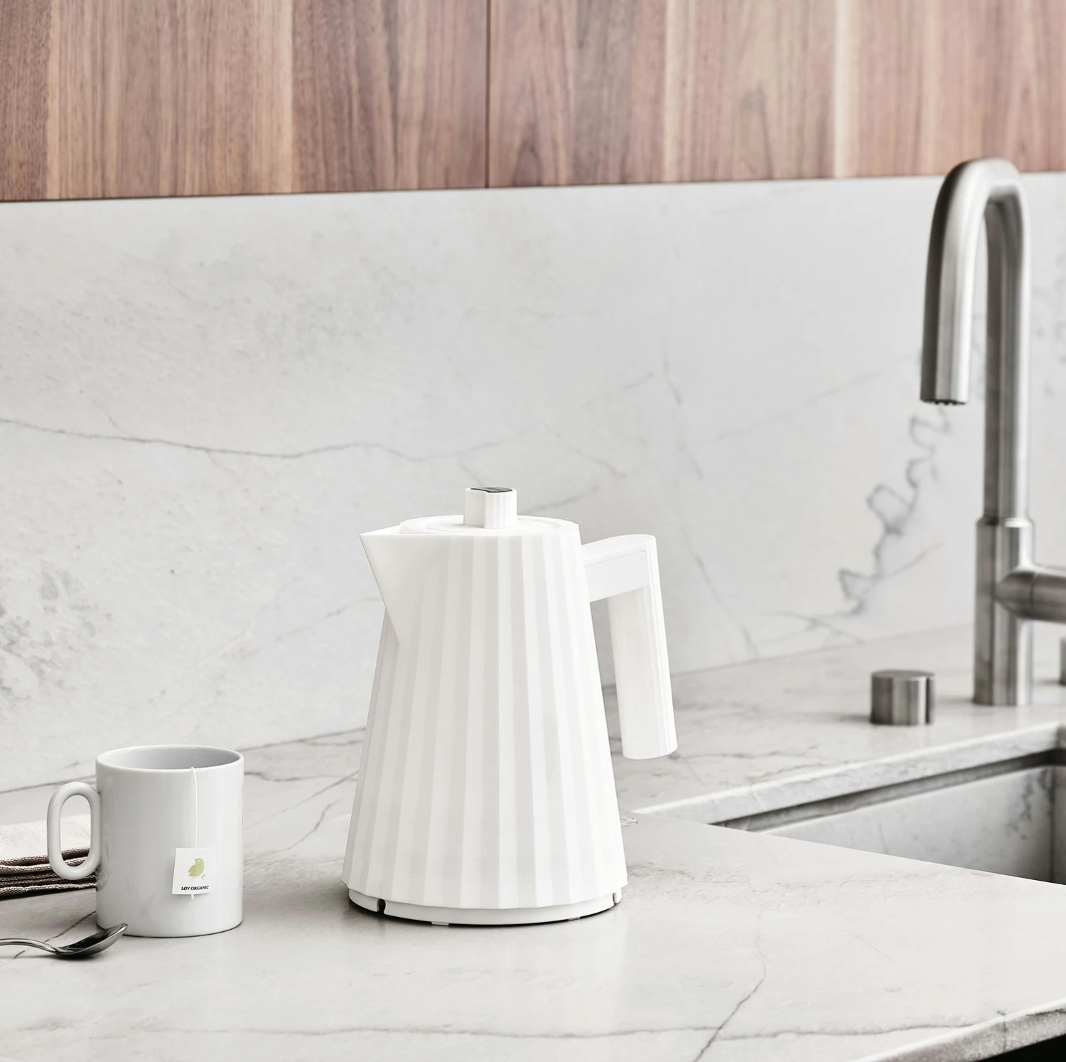 Alessi Plisse Wasserkocher 1 L, Weiß – Bild 5