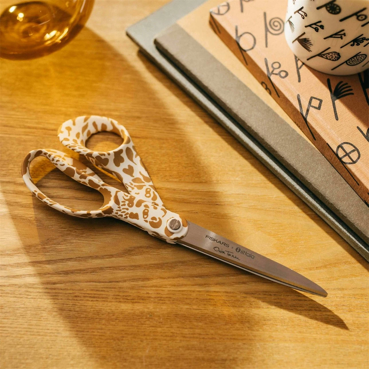 Fiskars X Iittala Schere, Cheetah Brown – Bild 6