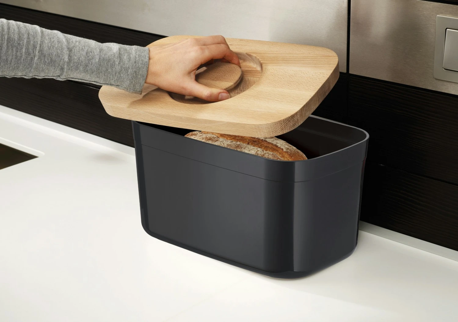 Joseph Joseph Bread Box With Cutting Board, Black – Bild 4